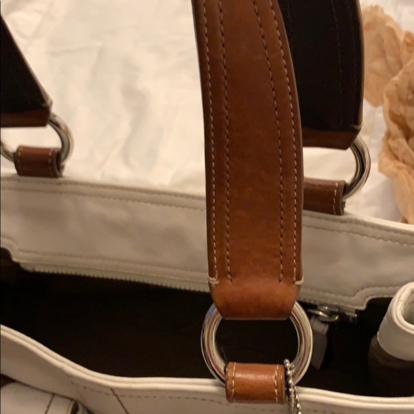 Coach Purse Excellent Condition - Picture 4 of 6